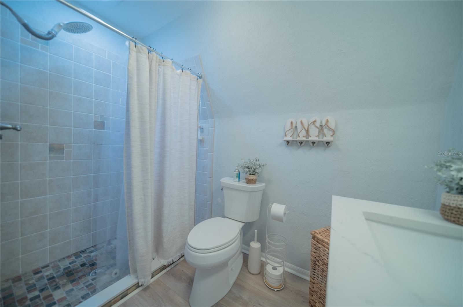 Listing Image #13