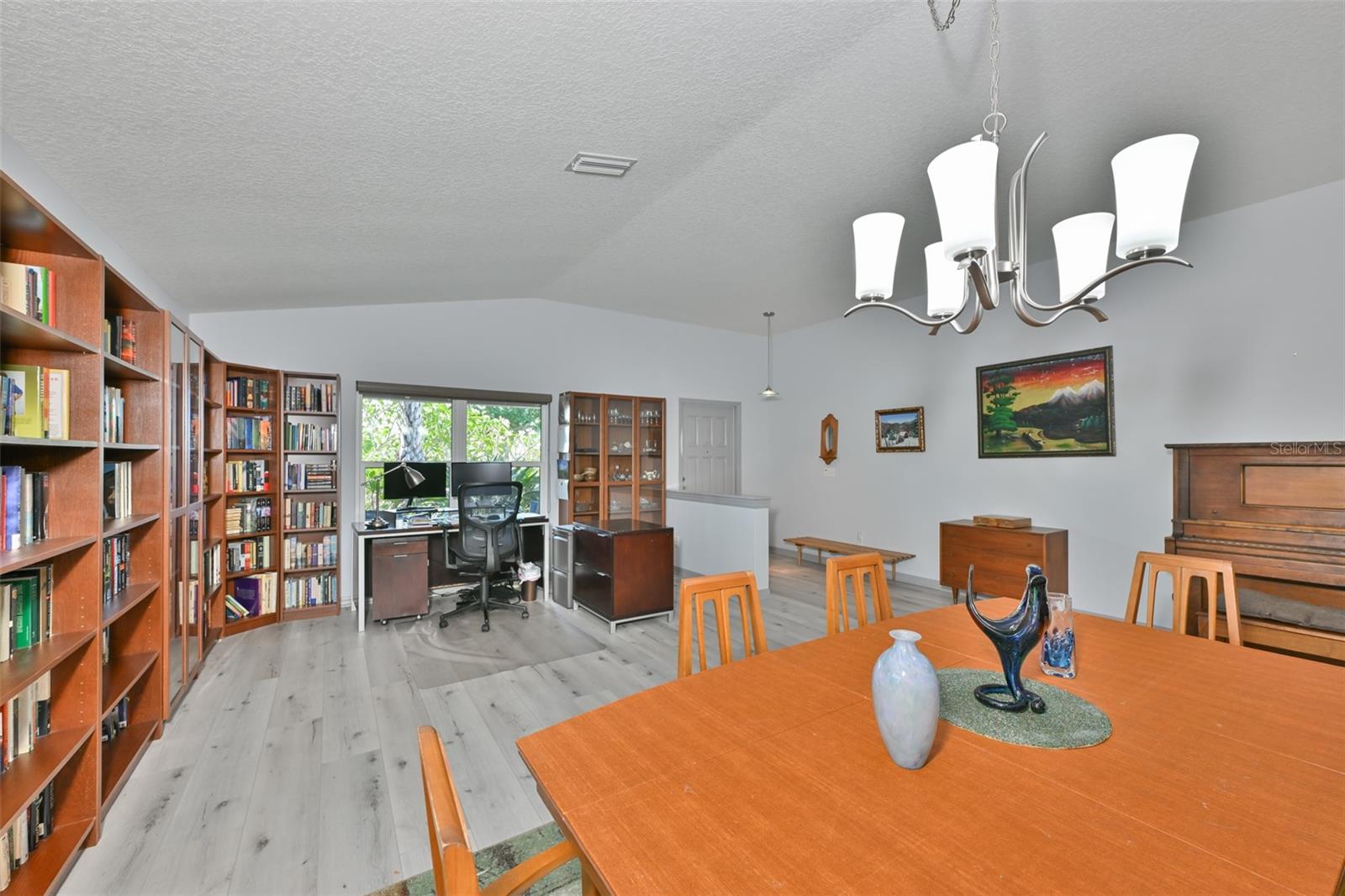 Listing Image #12
