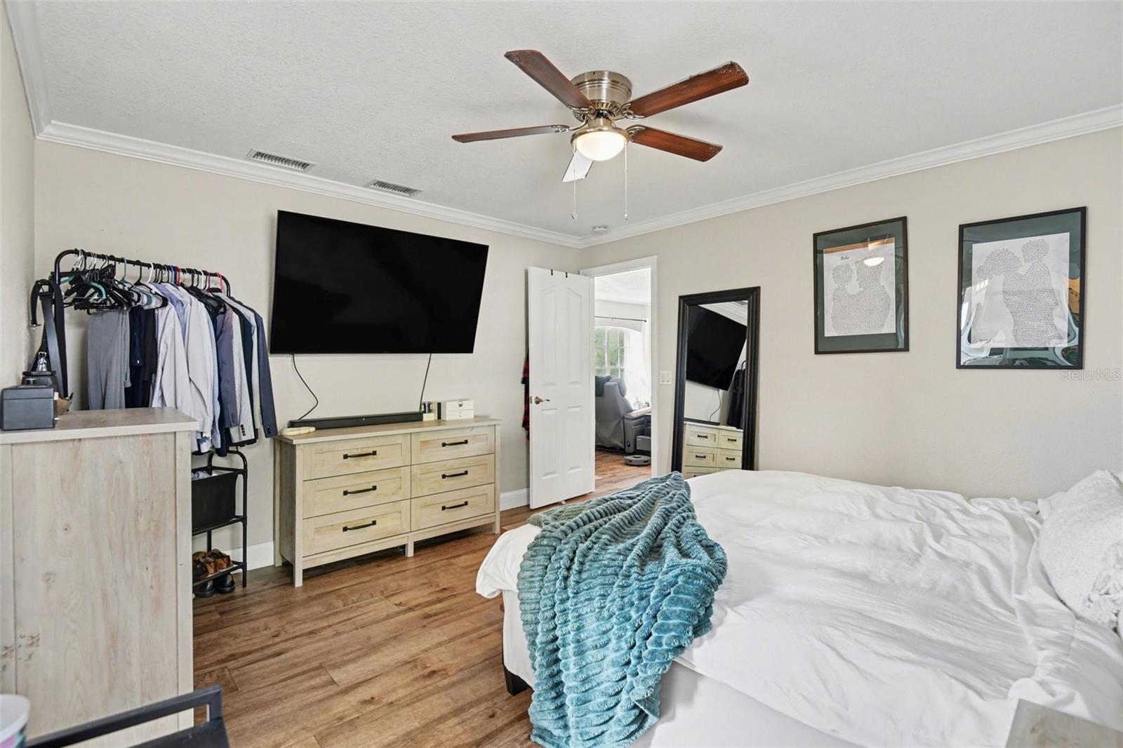 Listing Image #23