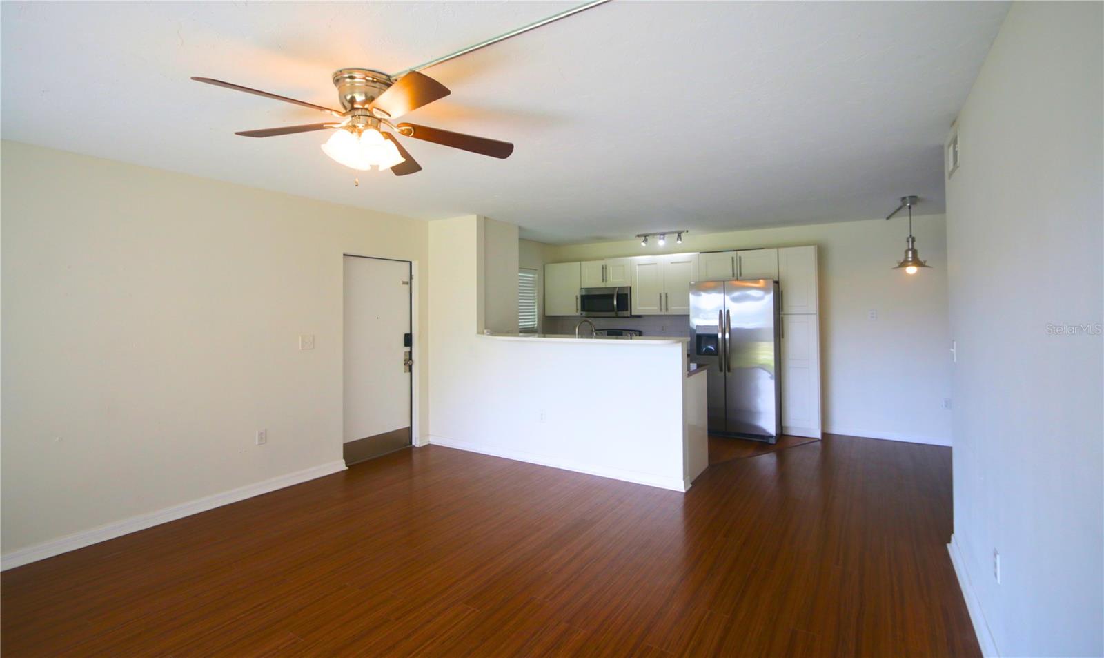 Listing Image #3