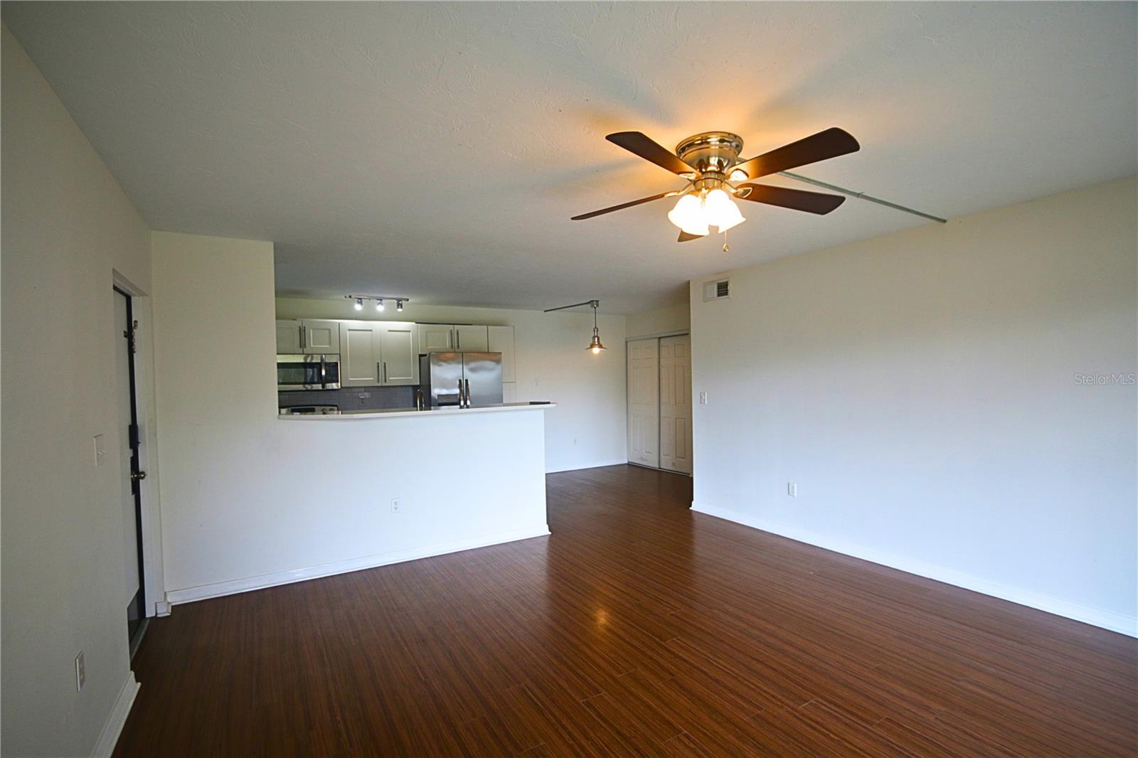Listing Image #4