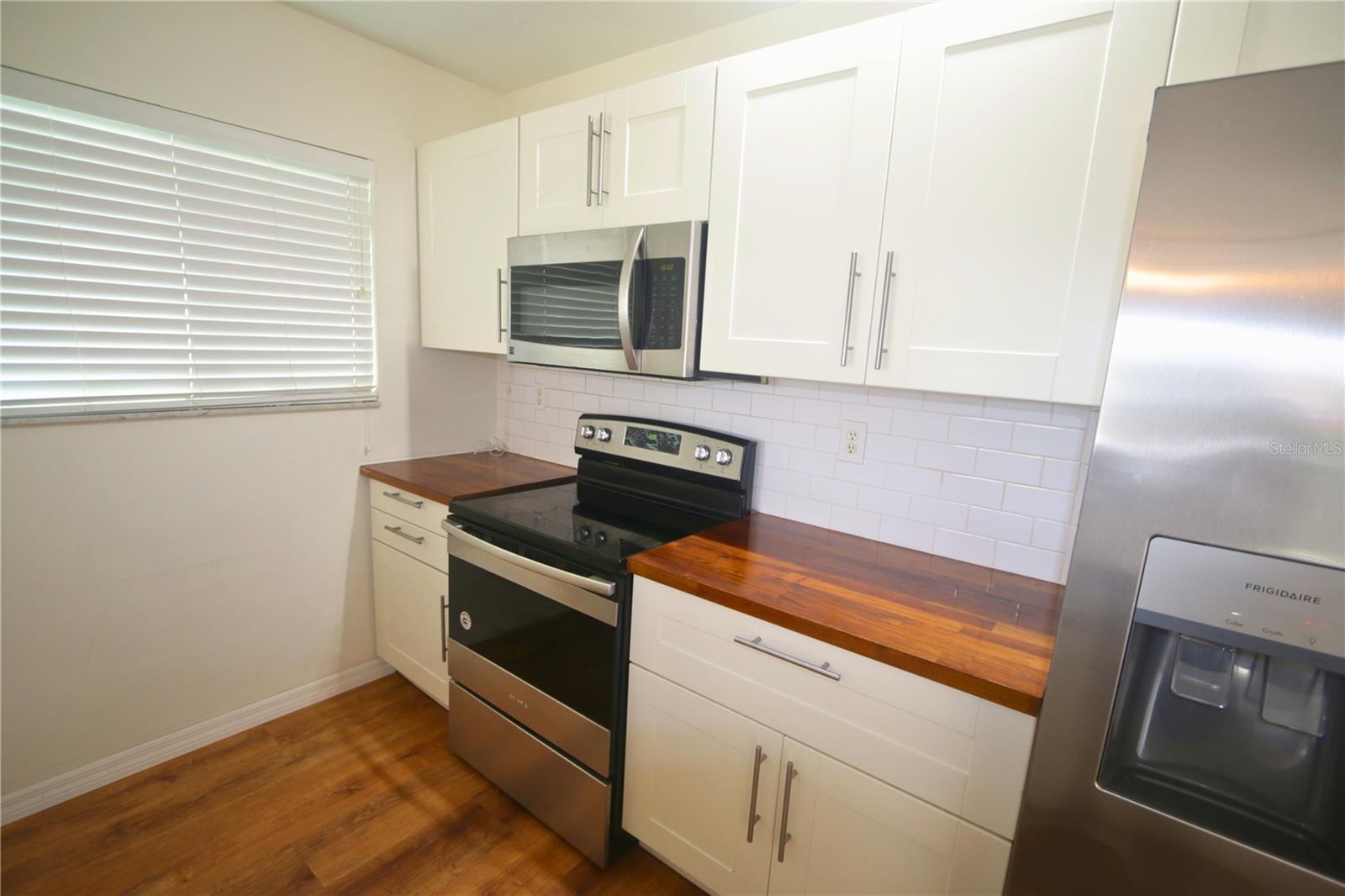 Listing Image #8
