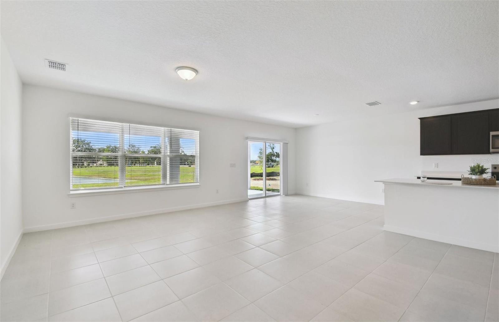 Listing Image #7