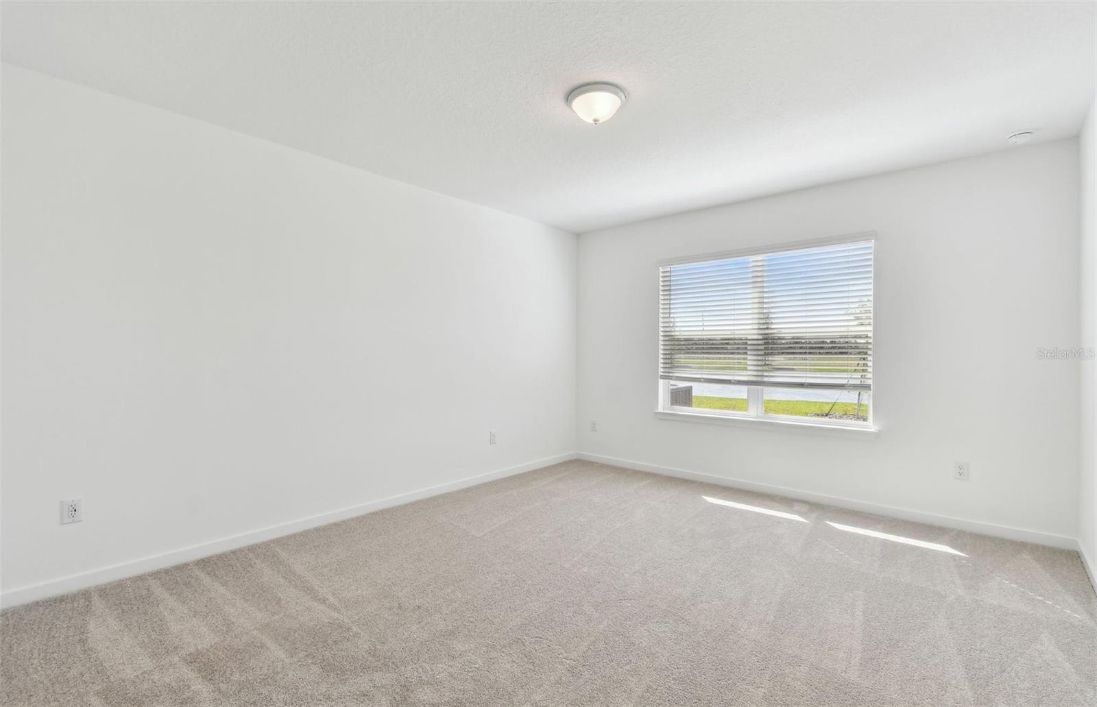 Listing Image #9