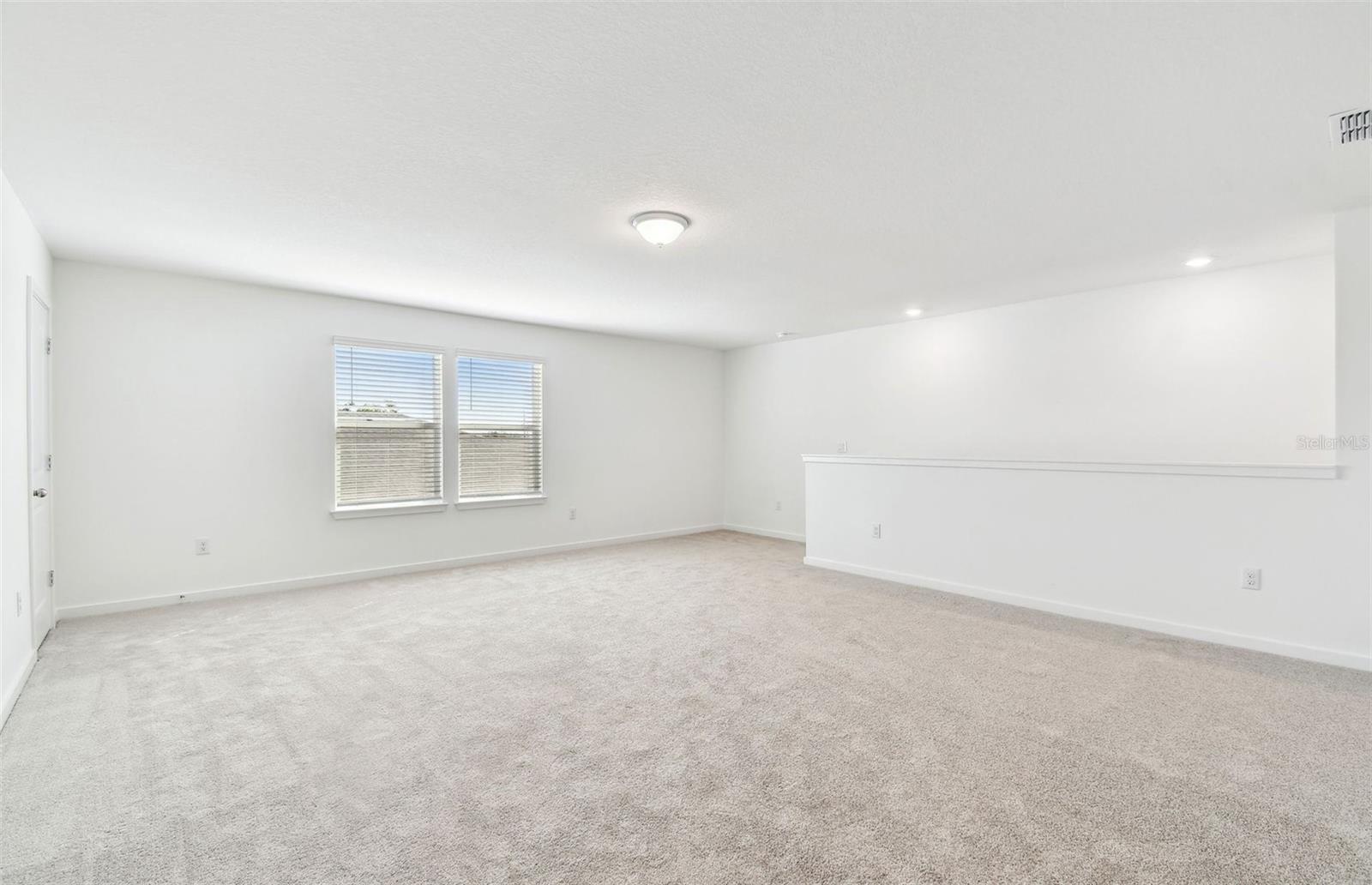 Listing Image #12