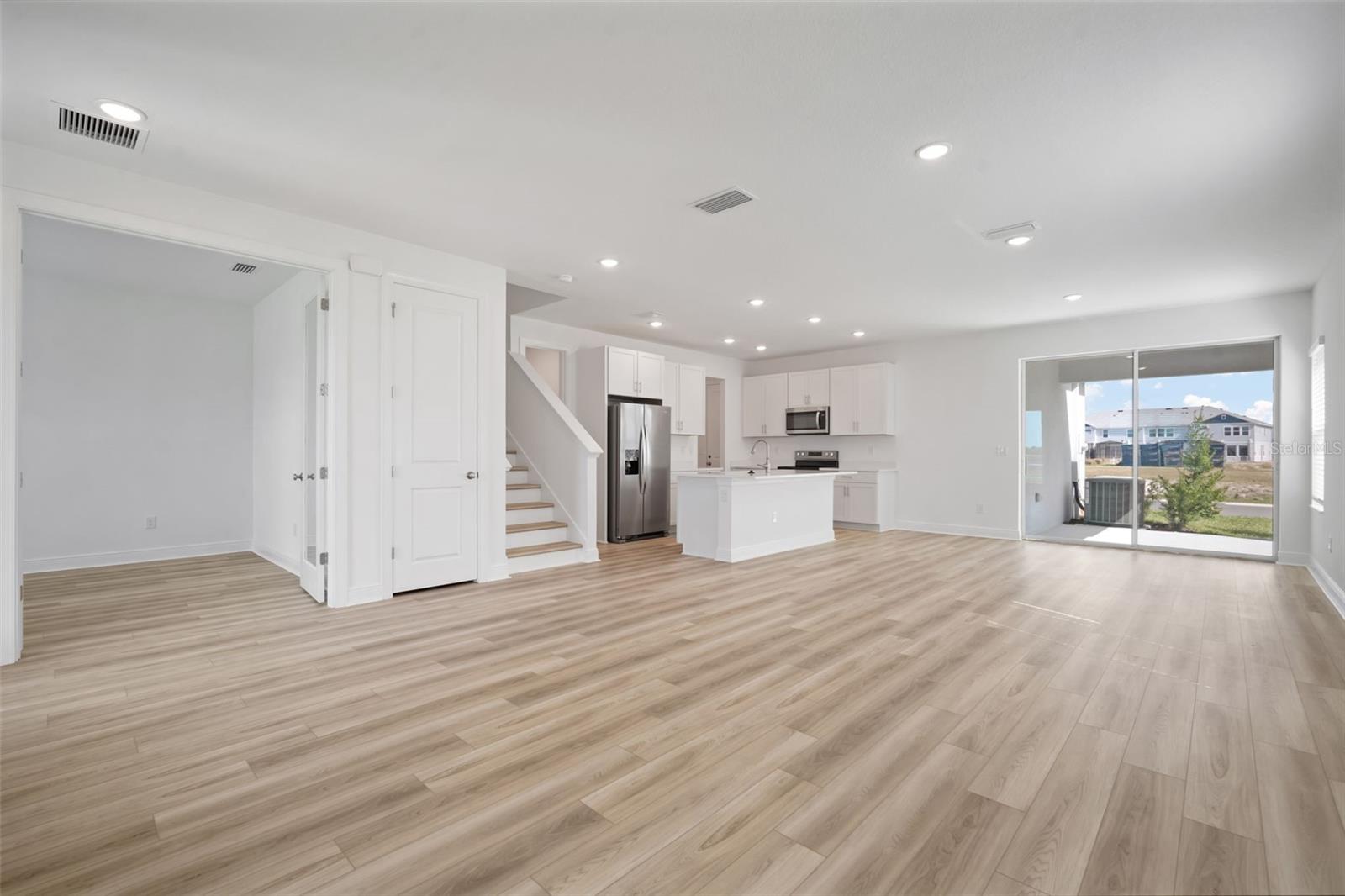 Listing Image #7