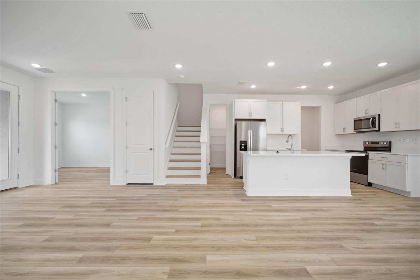 Listing Image #8
