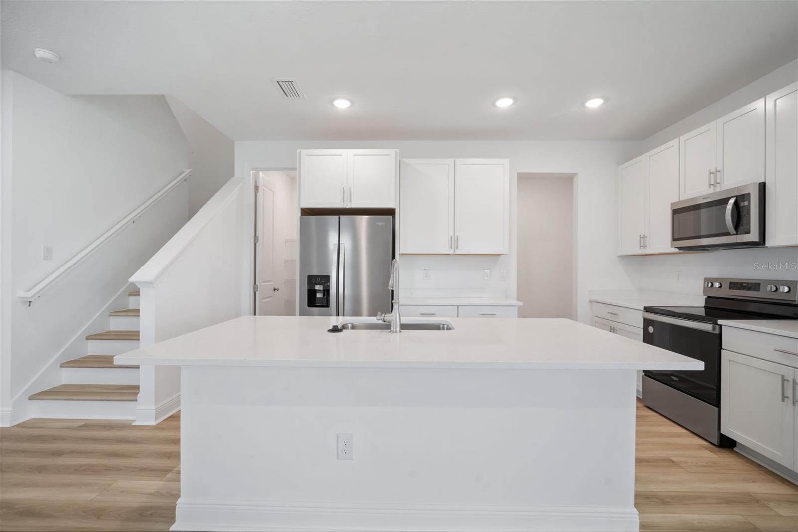 Listing Image #12