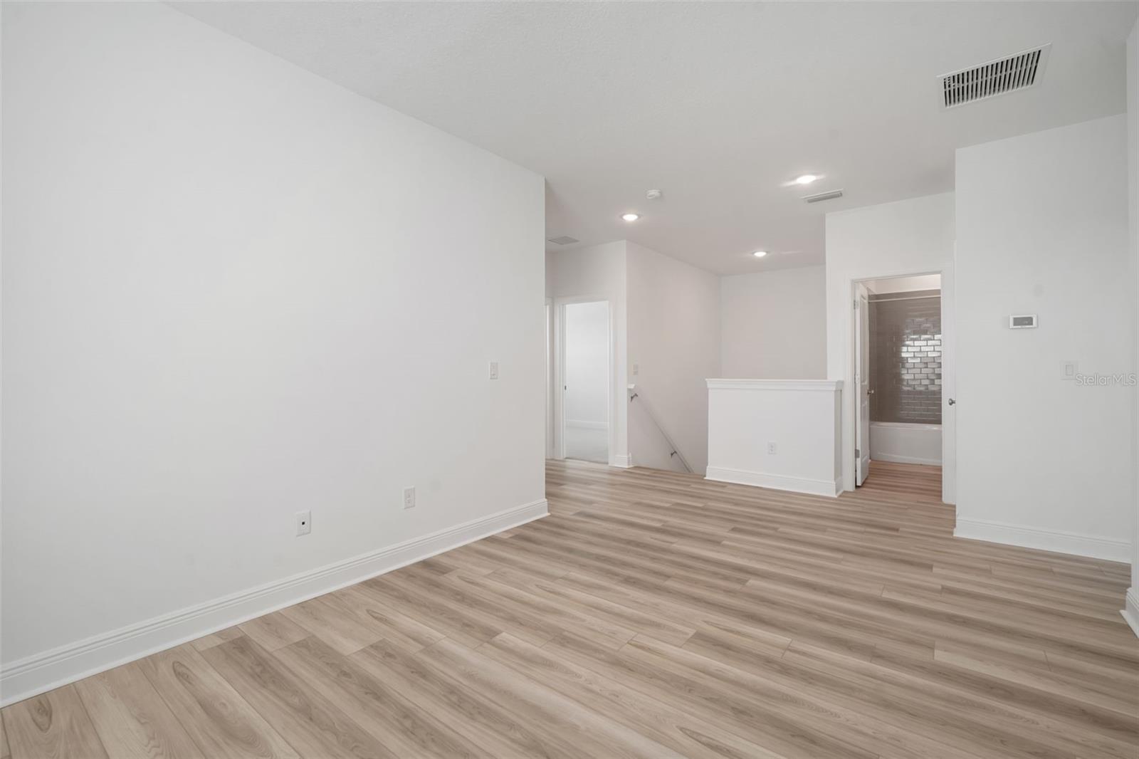 Listing Image #28