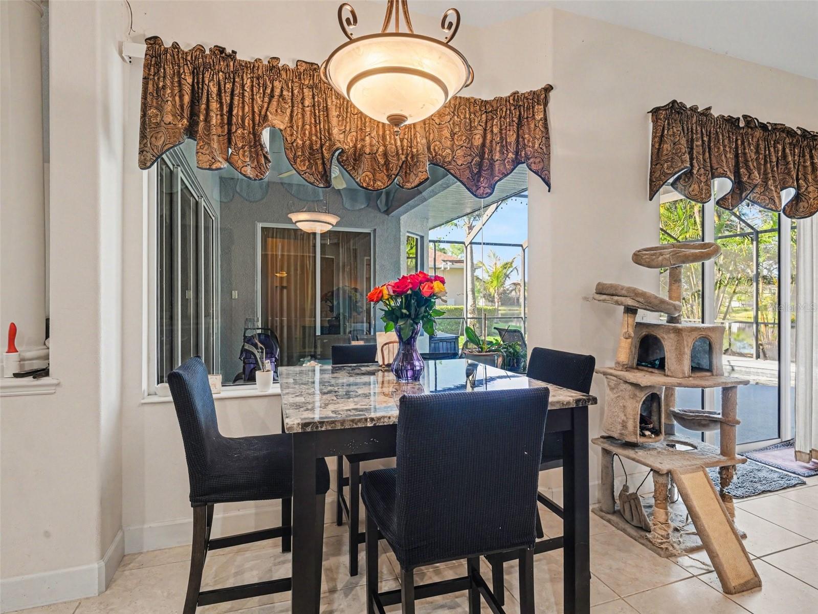Listing Image #11