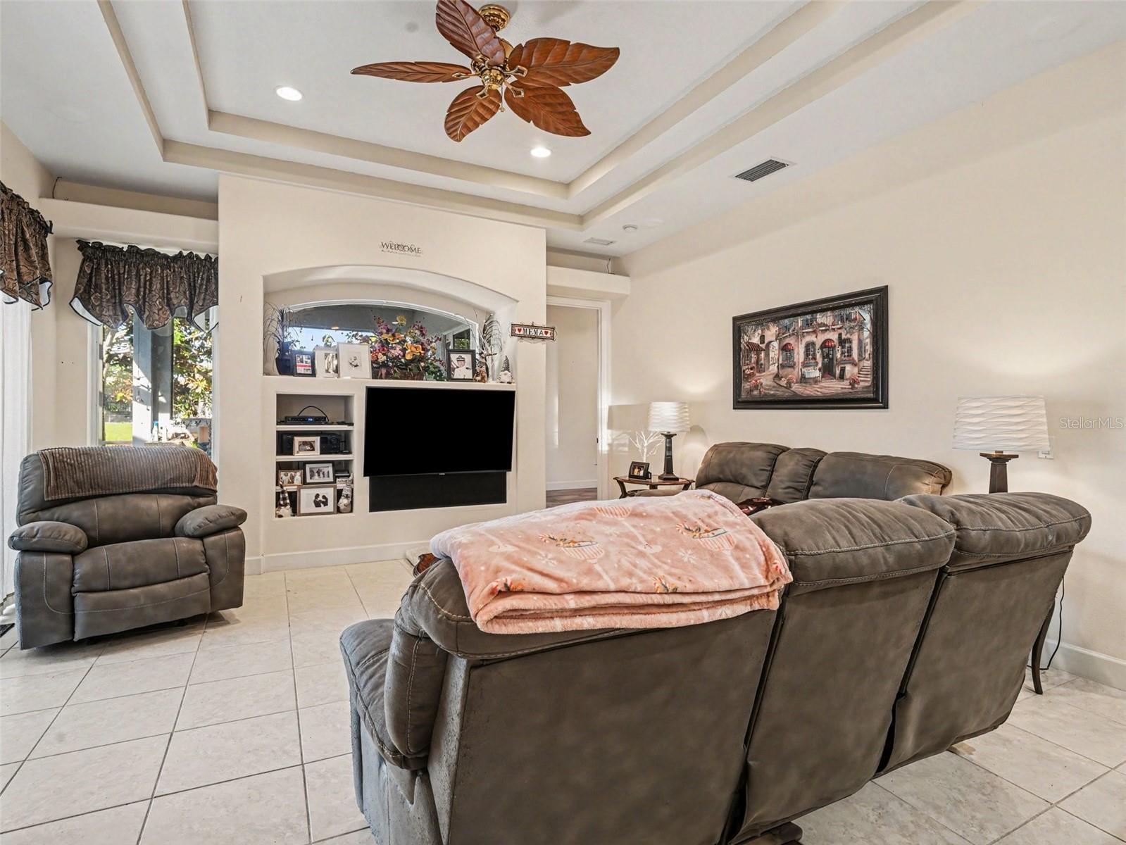 Listing Image #12