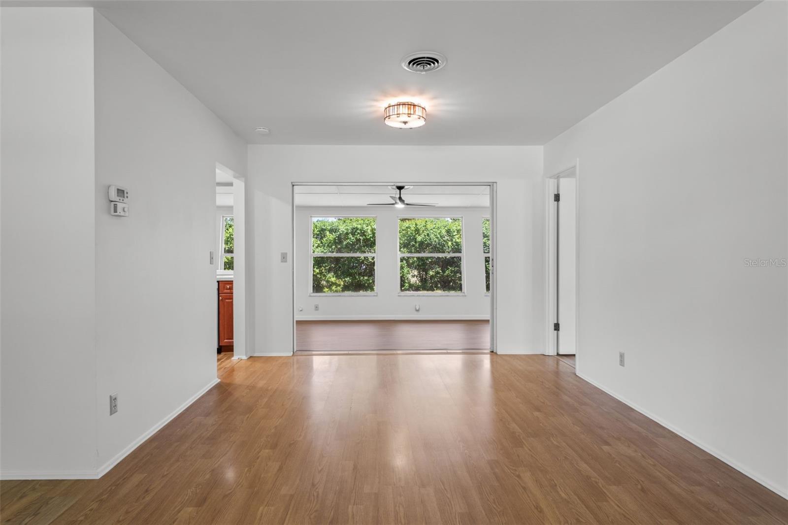 Listing Image #11