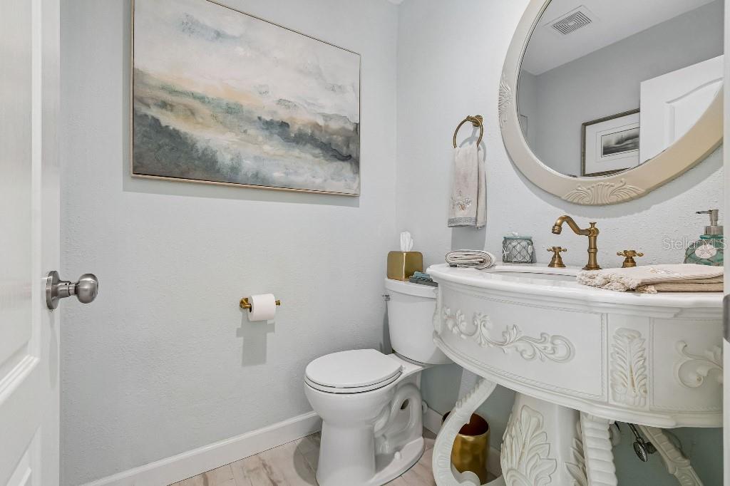 Listing Image #11