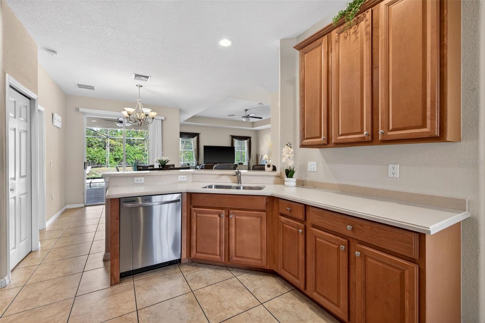Listing Image #16