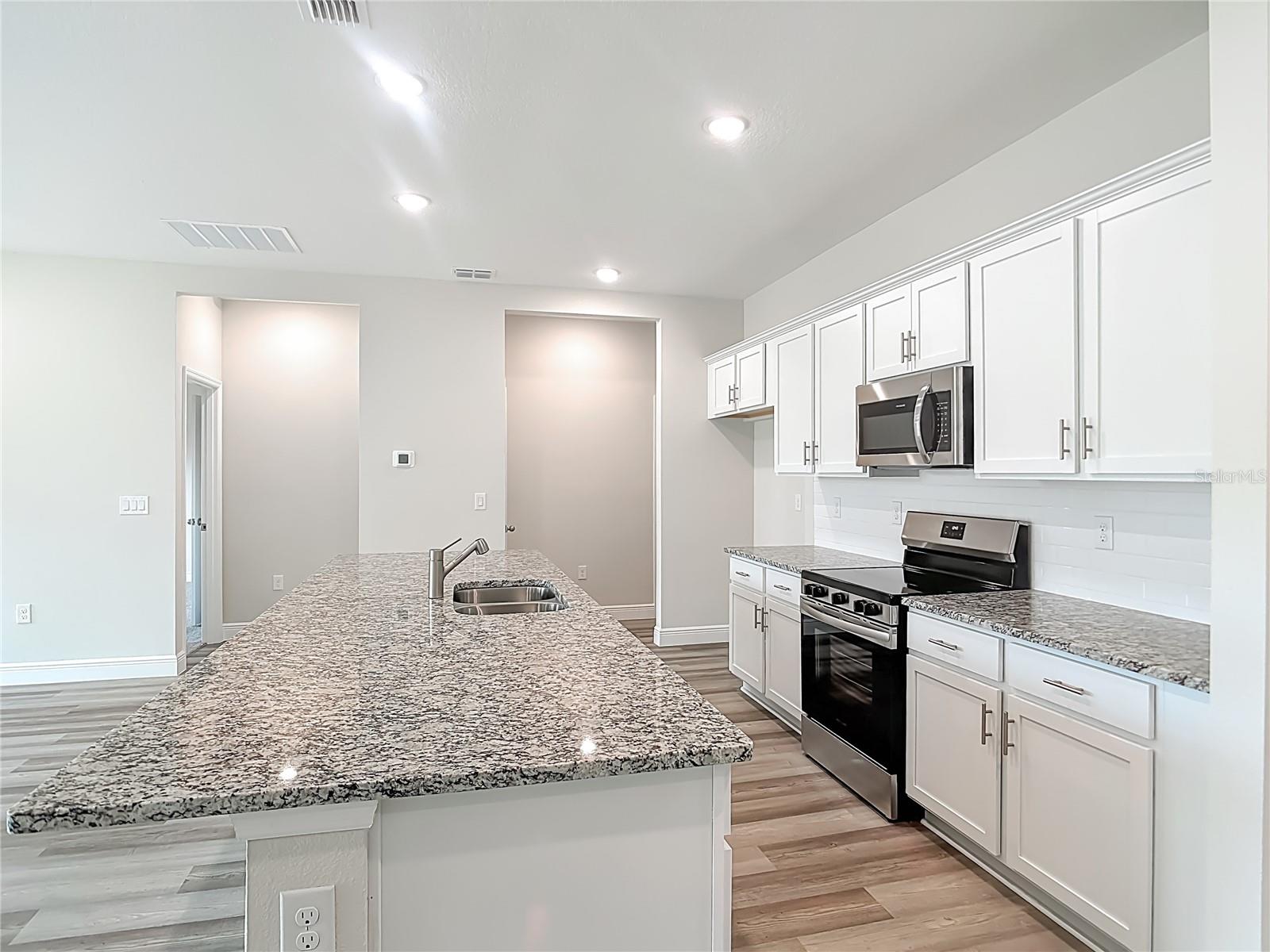 Listing Image #6