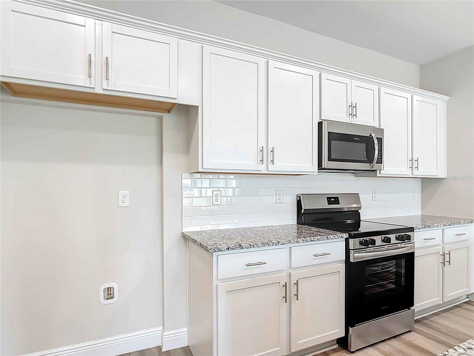 Listing Image #9