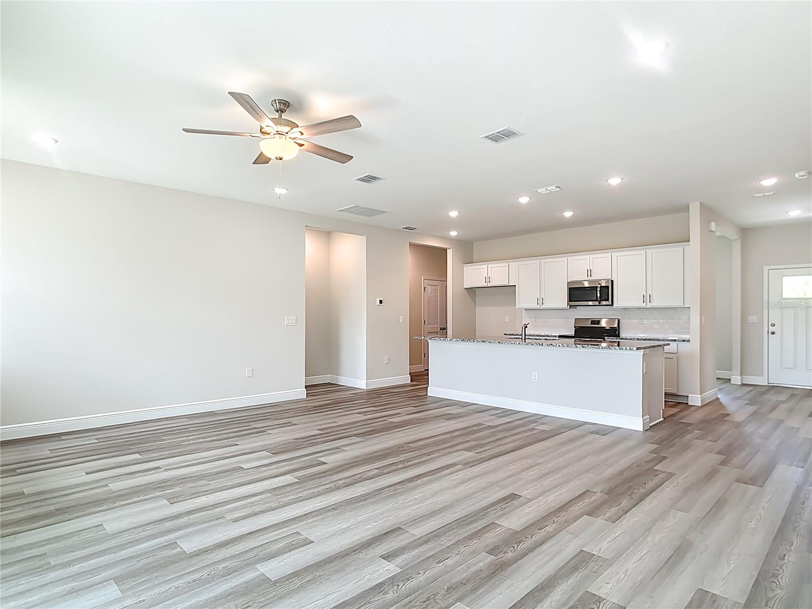 Listing Image #11