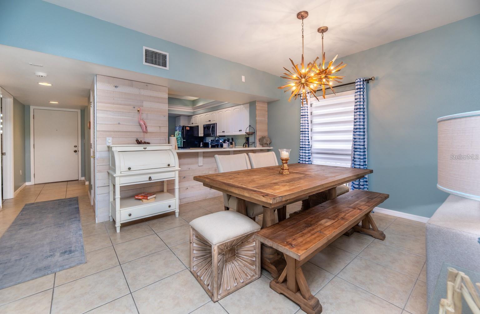 Listing Image #11