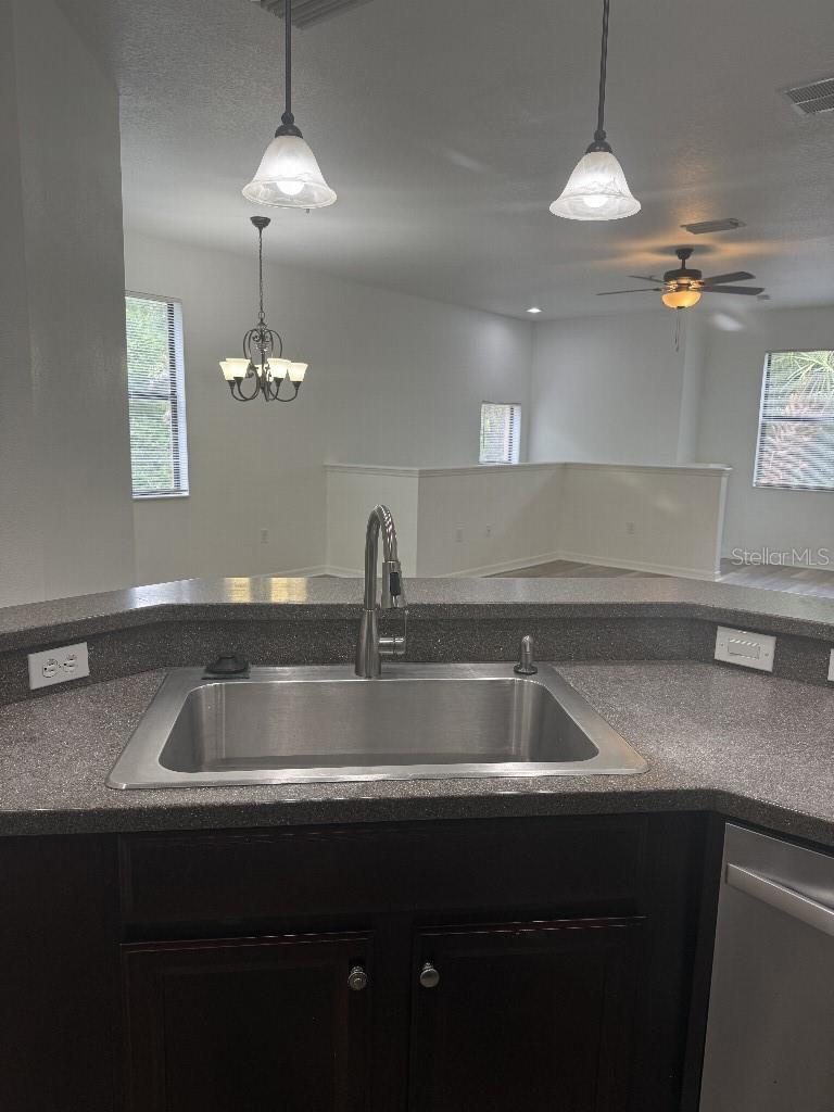 Listing Image #11