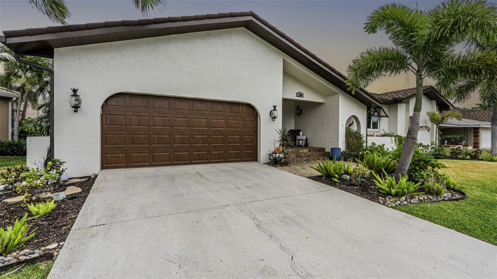 Listing Image #11