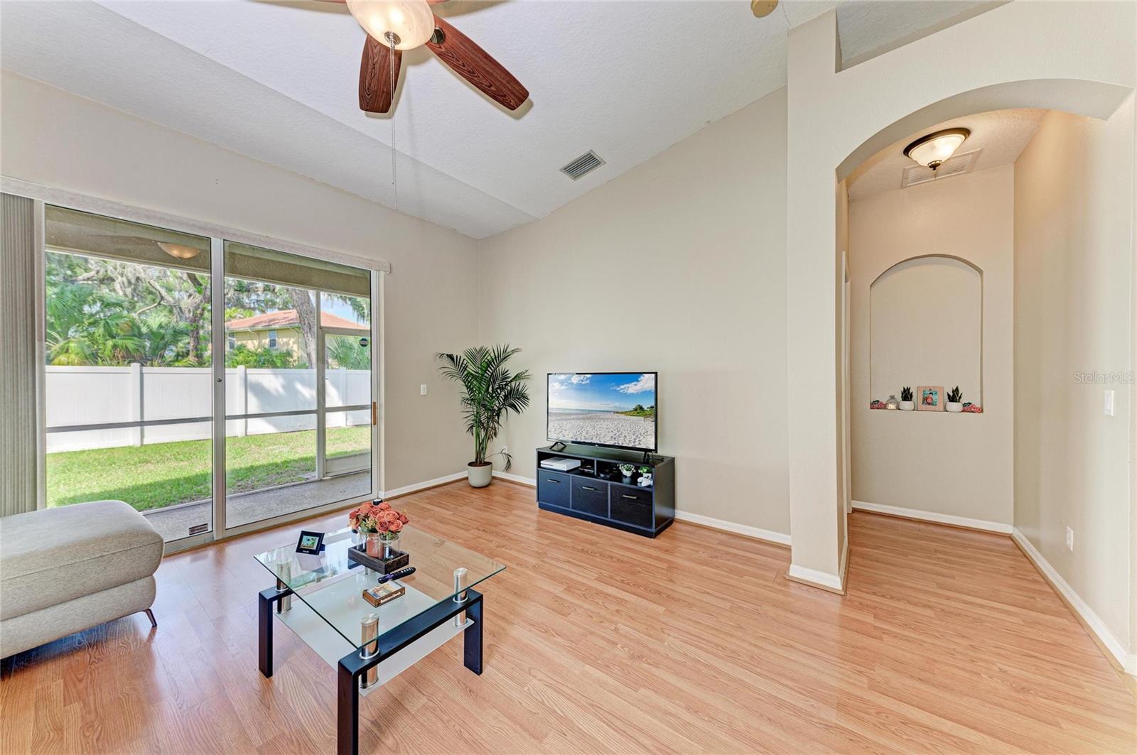Listing Image #6