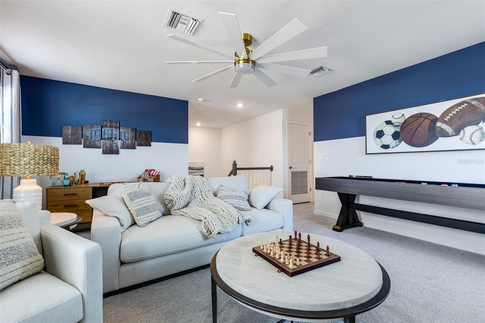 Listing Image #11