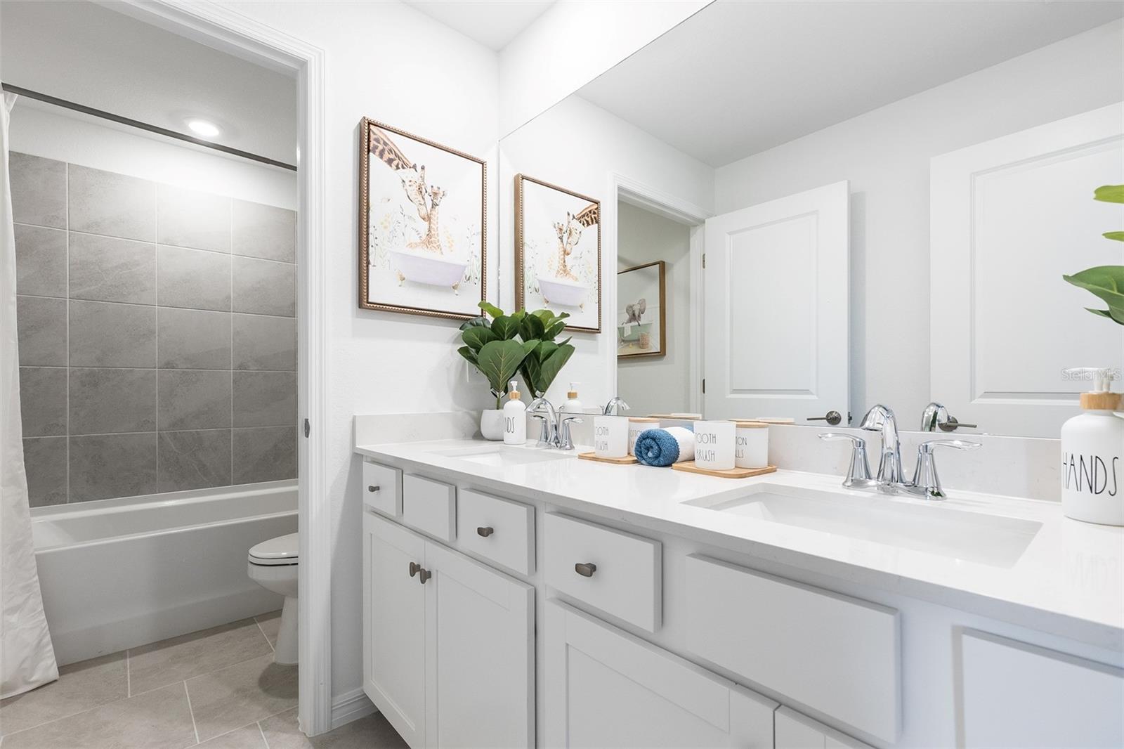Listing Image #12
