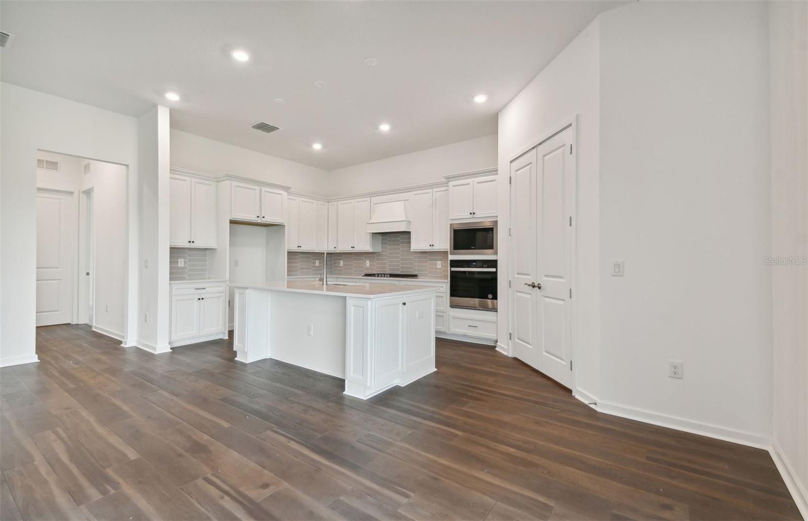 Listing Image #6