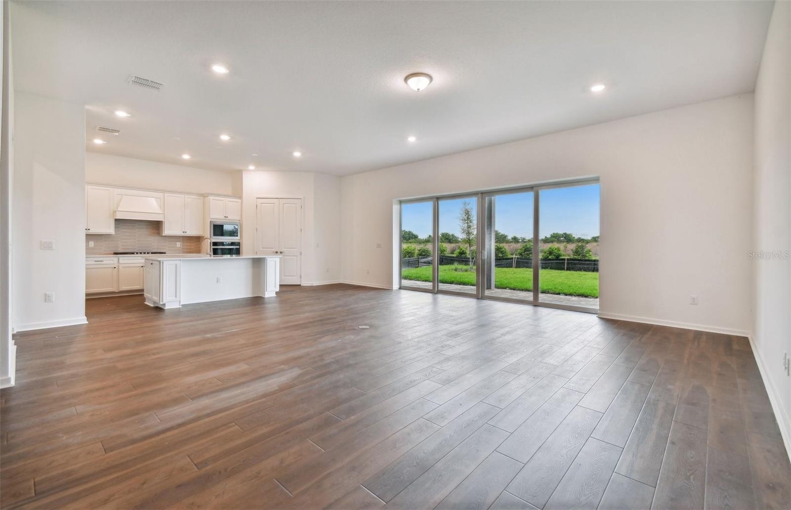 Listing Image #8