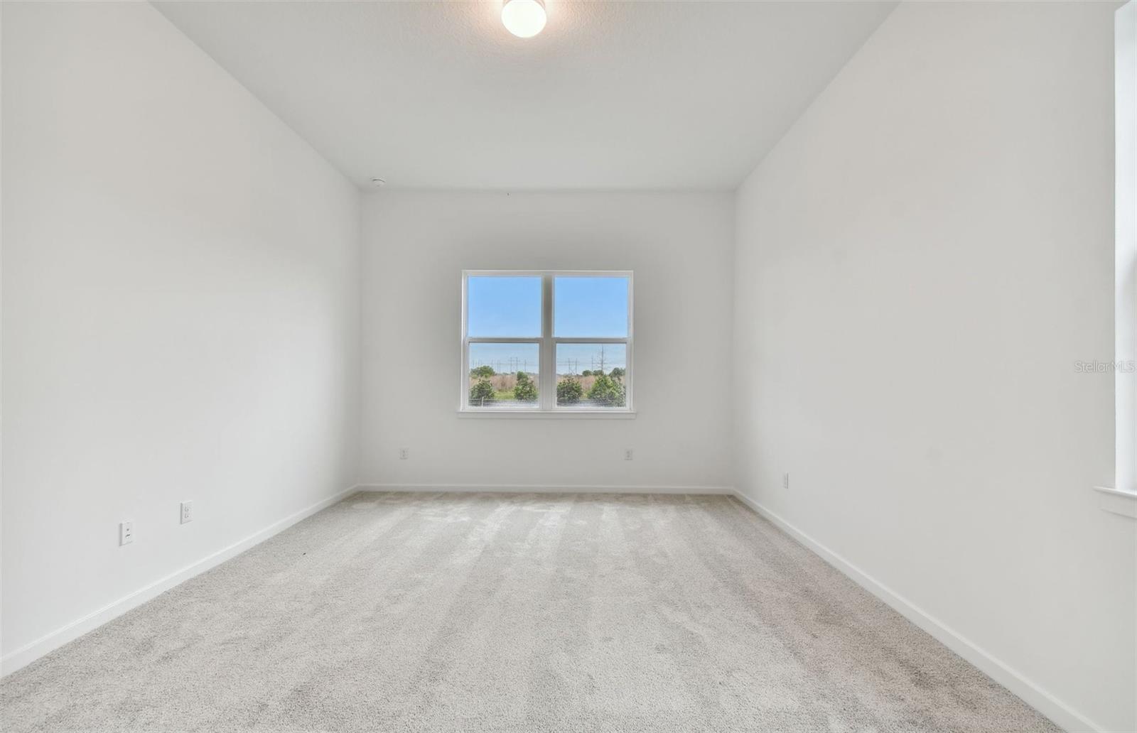 Listing Image #11