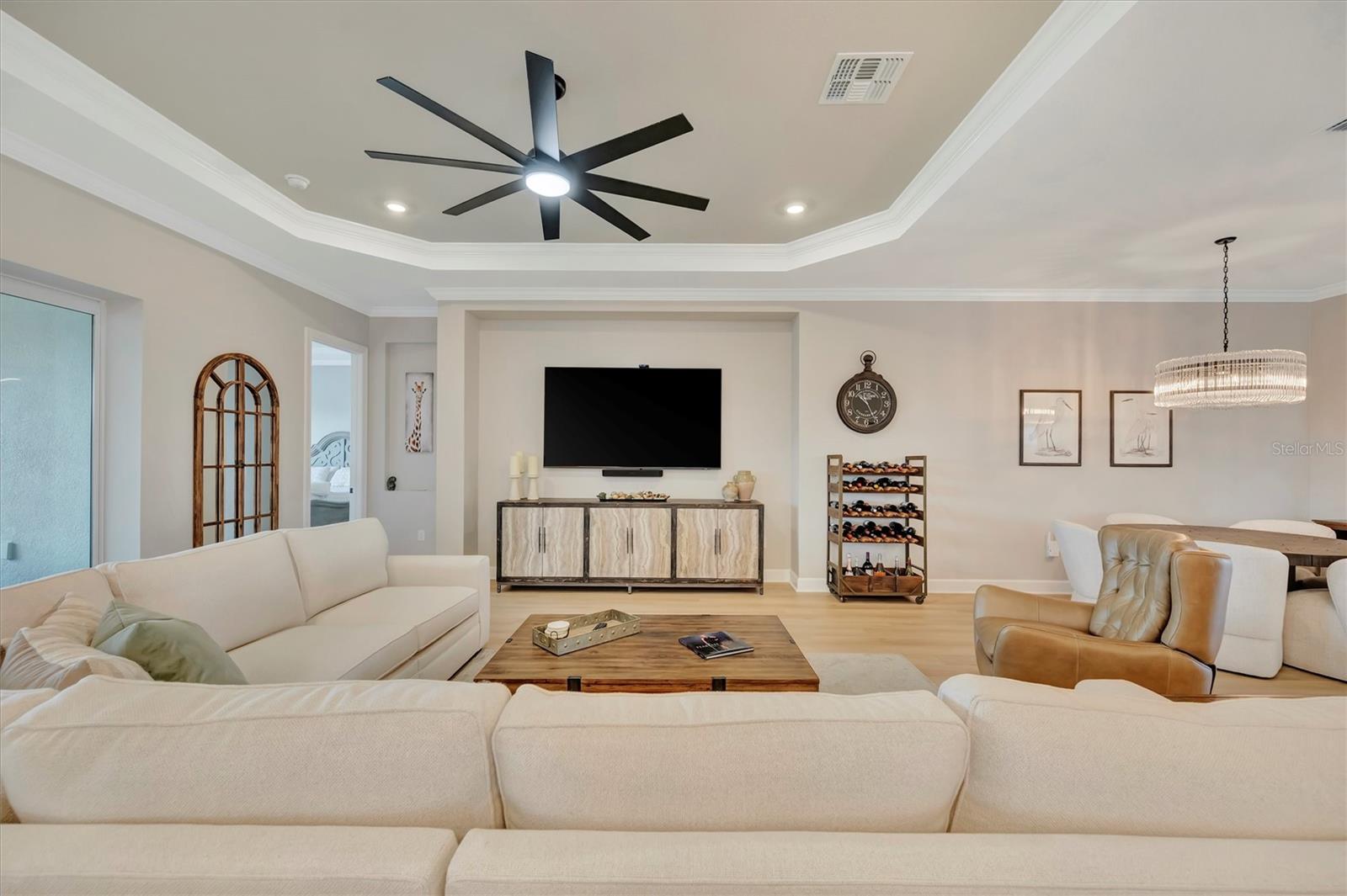 Listing Image #11