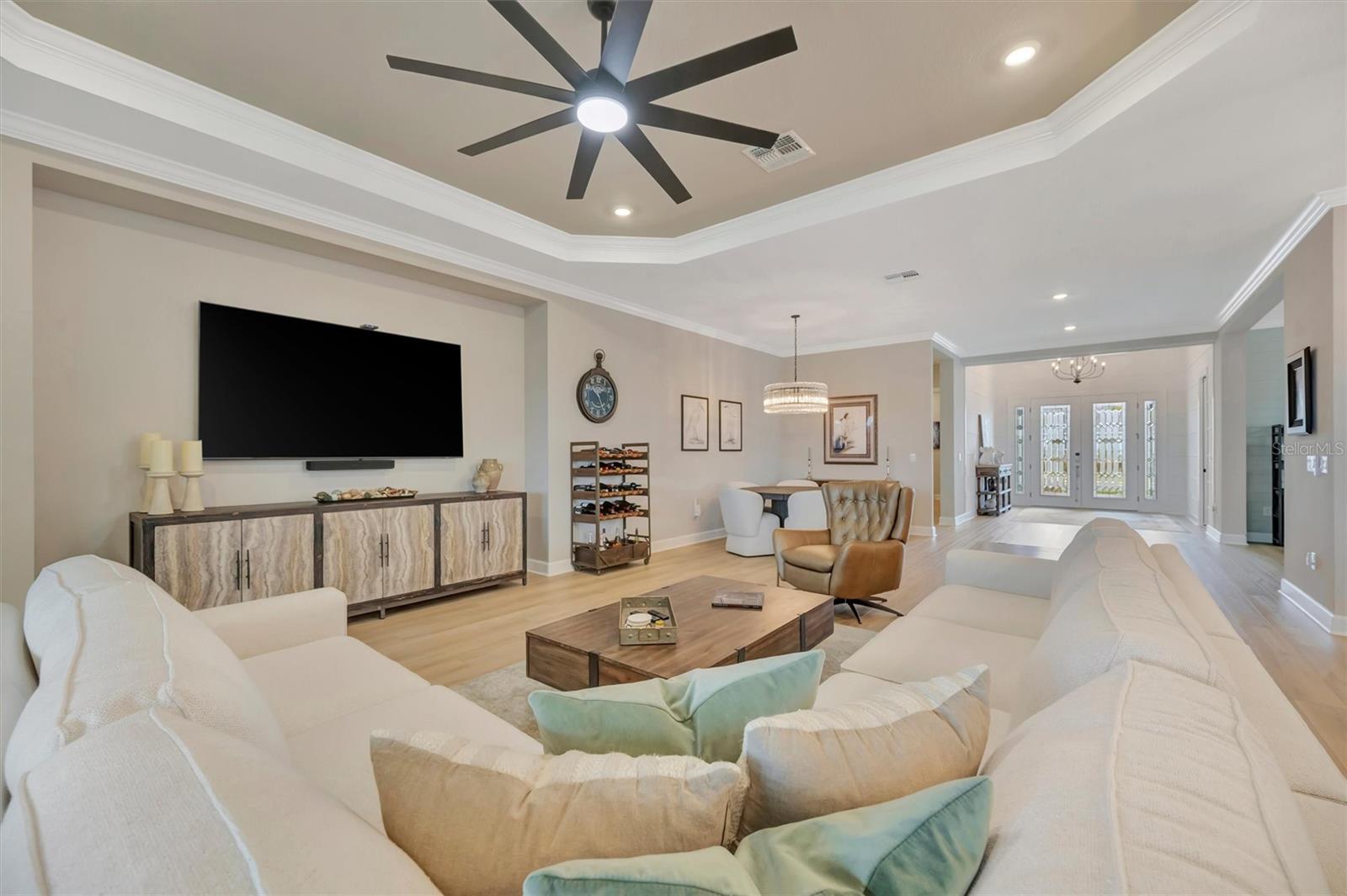 Listing Image #13