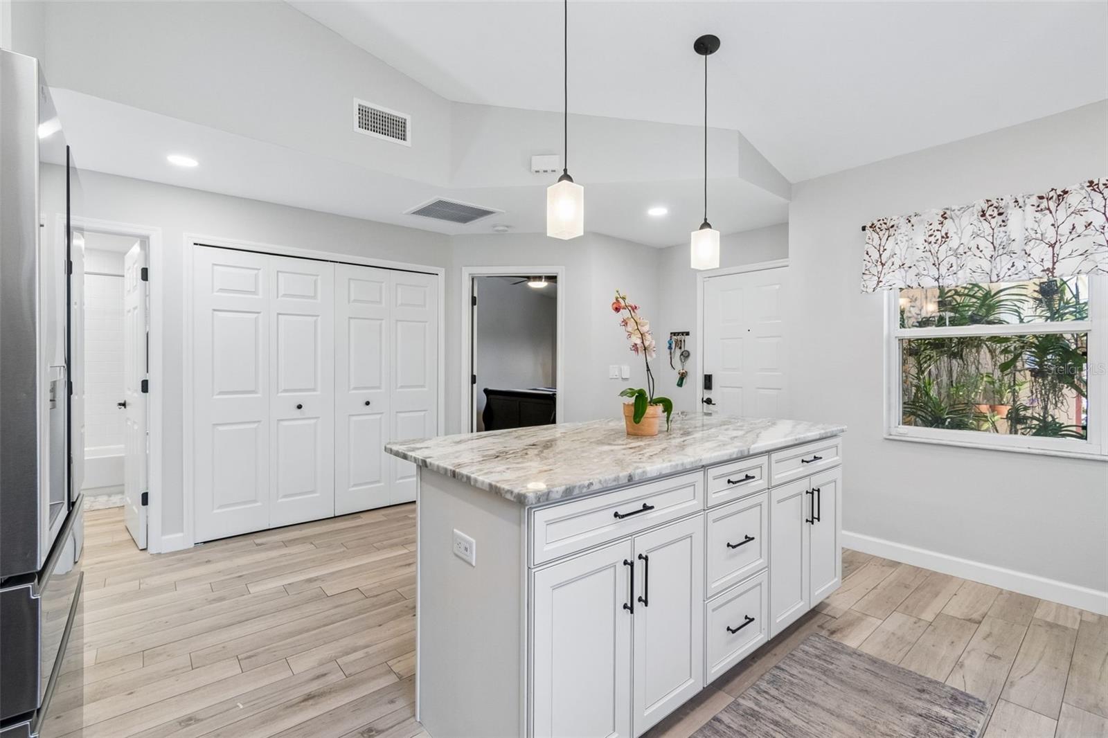 Listing Image #13