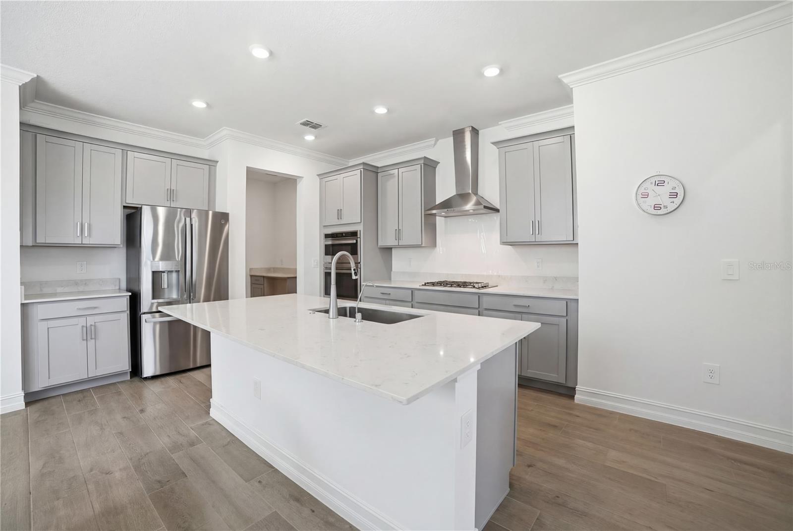 Listing Image #11