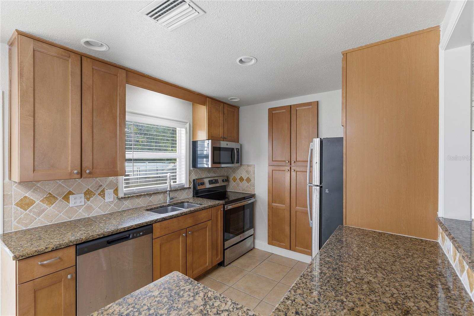 Listing Image #3