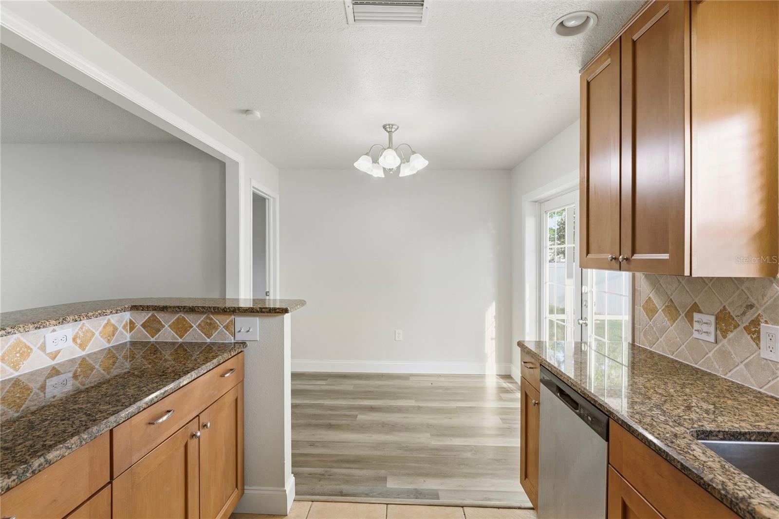 Listing Image #5
