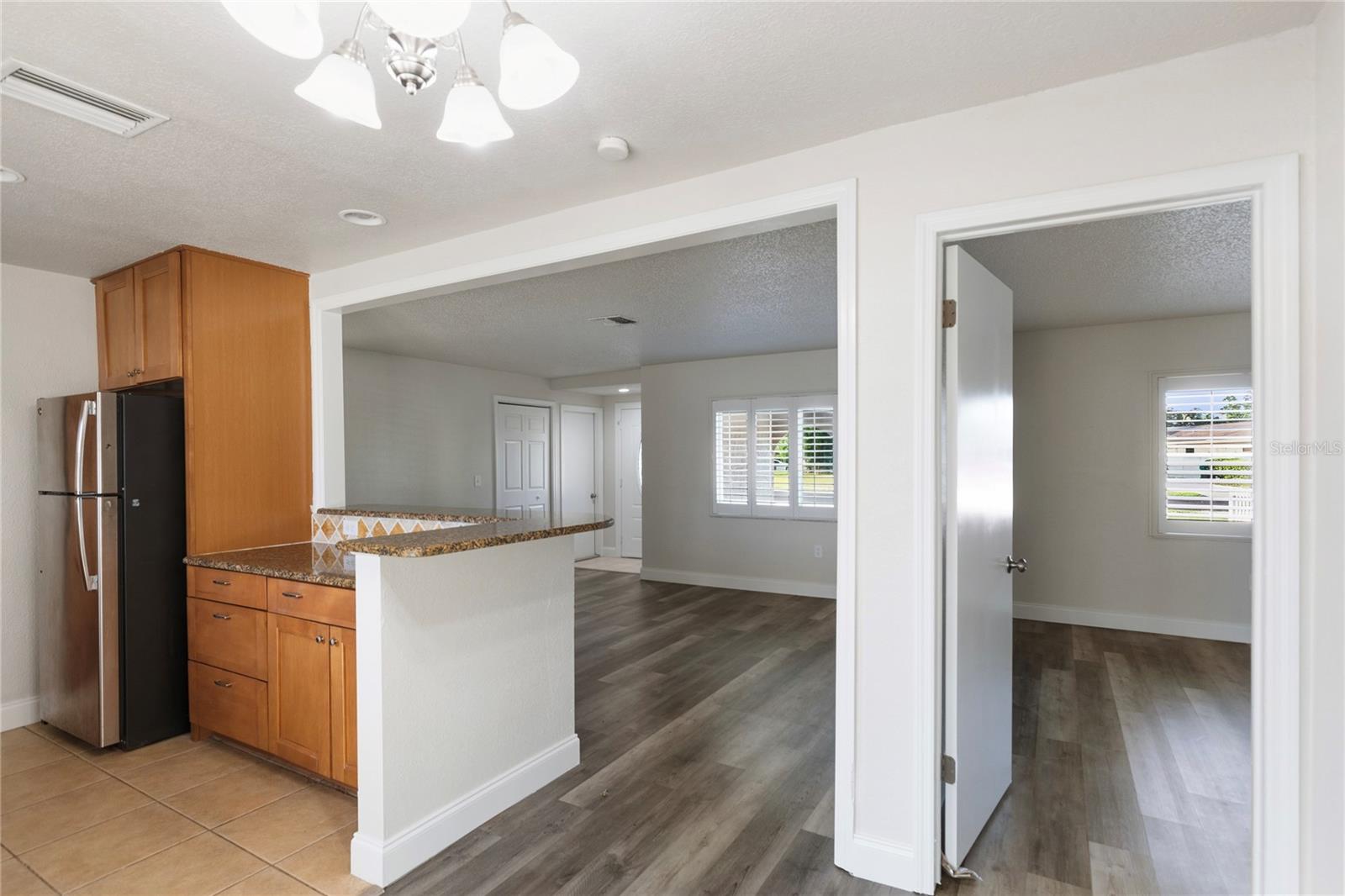 Listing Image #7