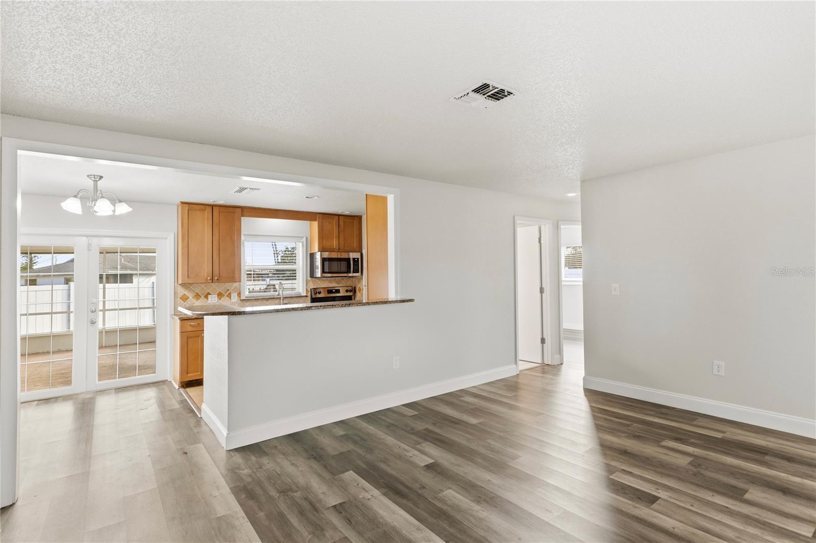 Listing Image #8