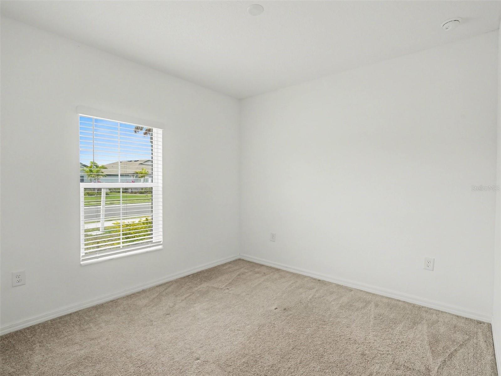 Listing Image #13