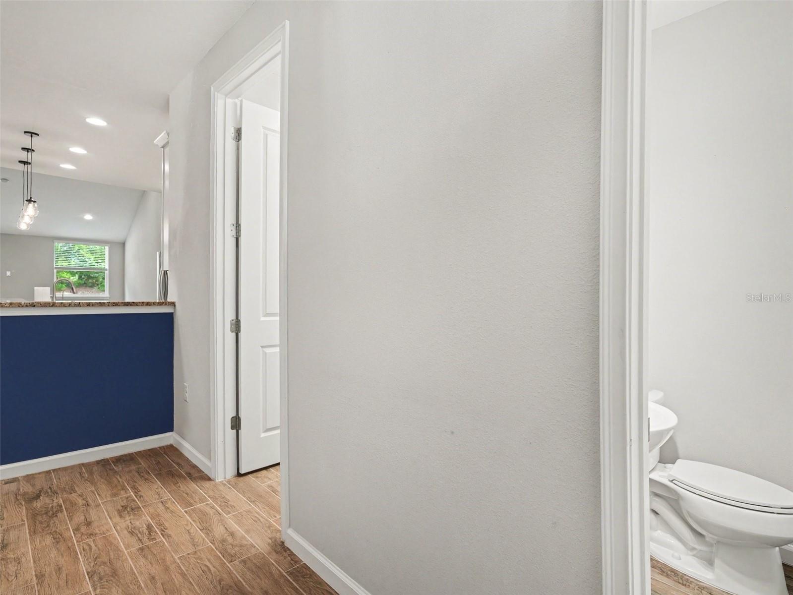 Listing Image #9