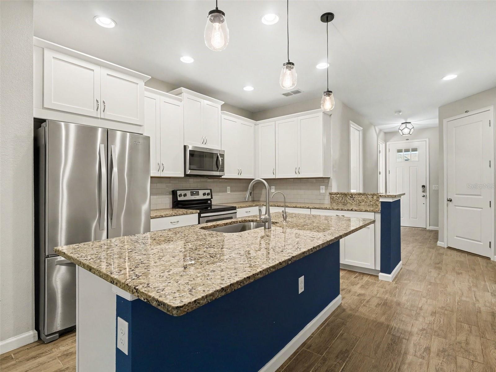 Listing Image #11