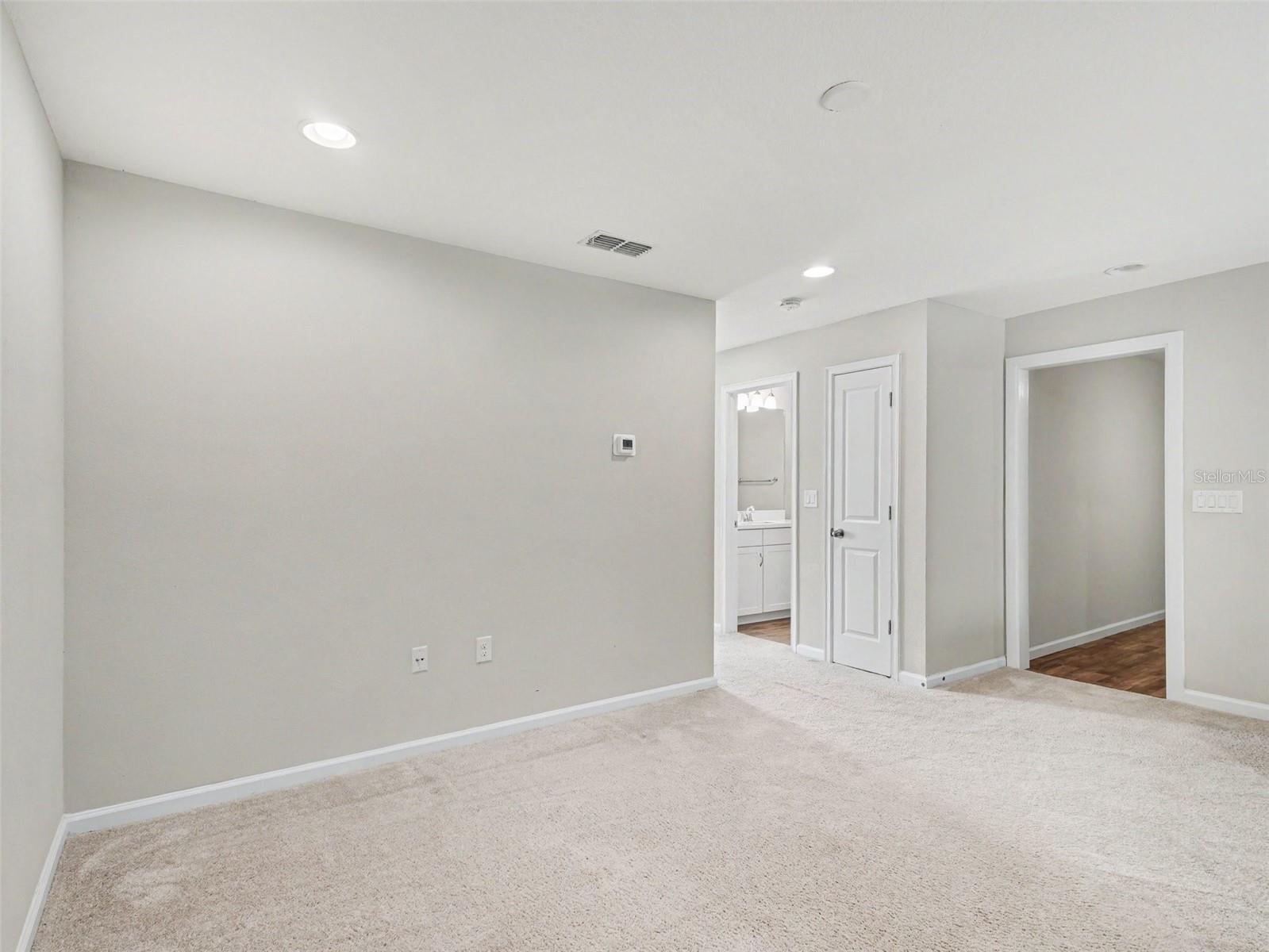 Listing Image #14