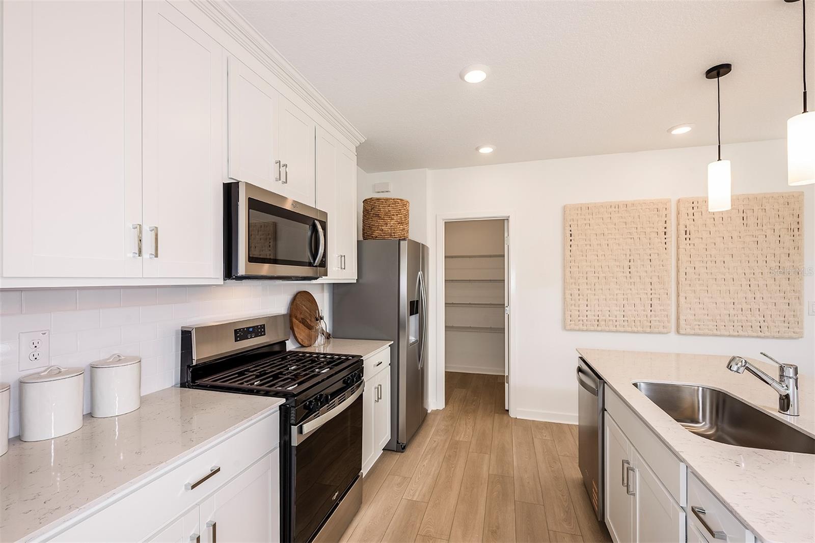 Listing Image #5