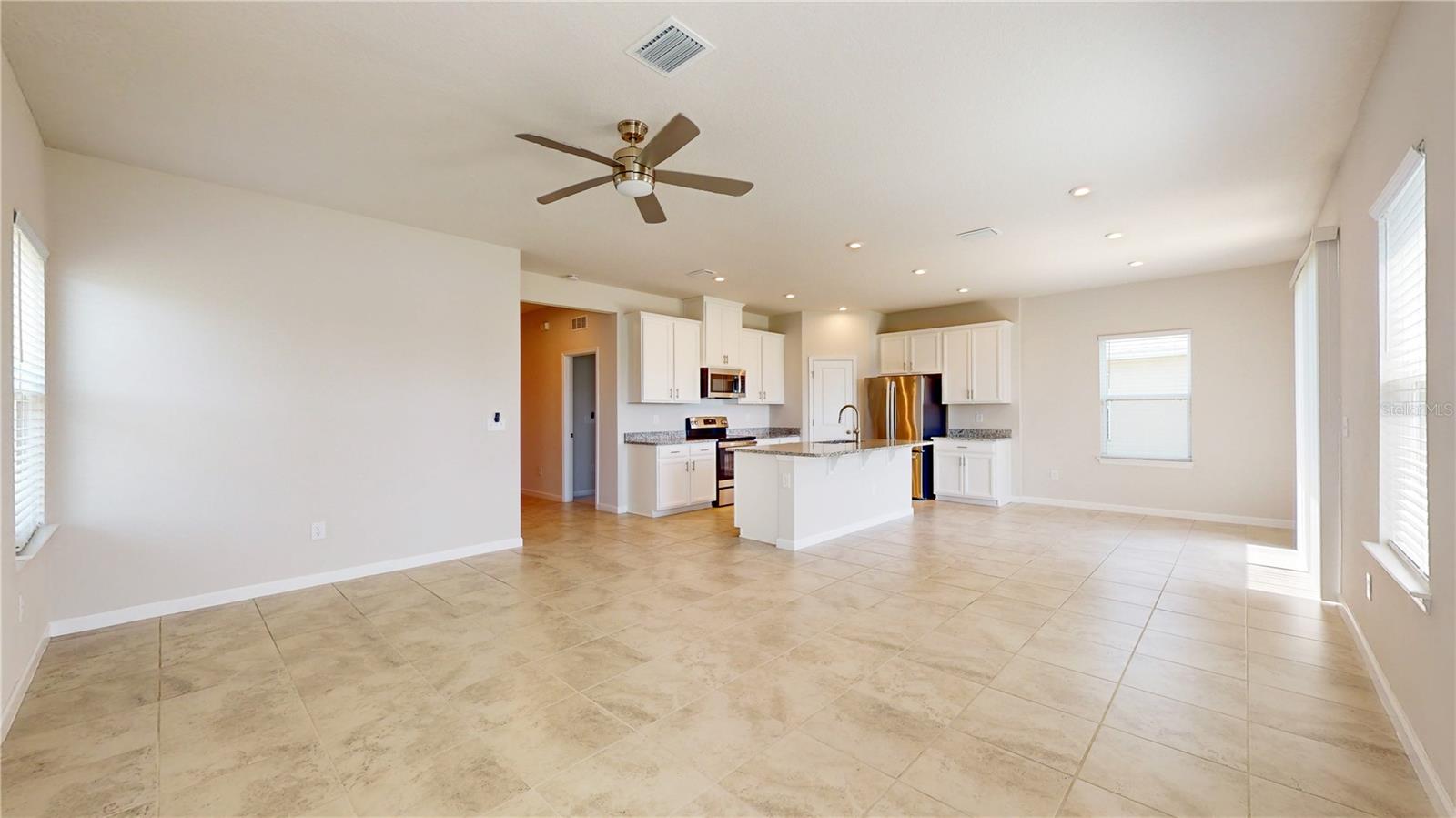 Listing Image #4