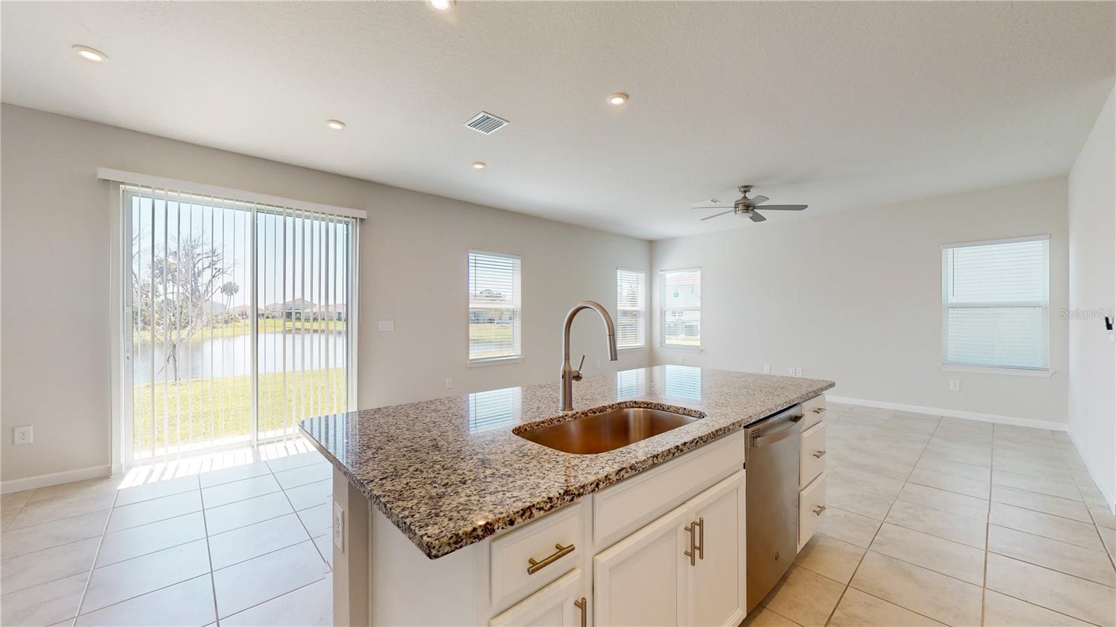 Listing Image #9