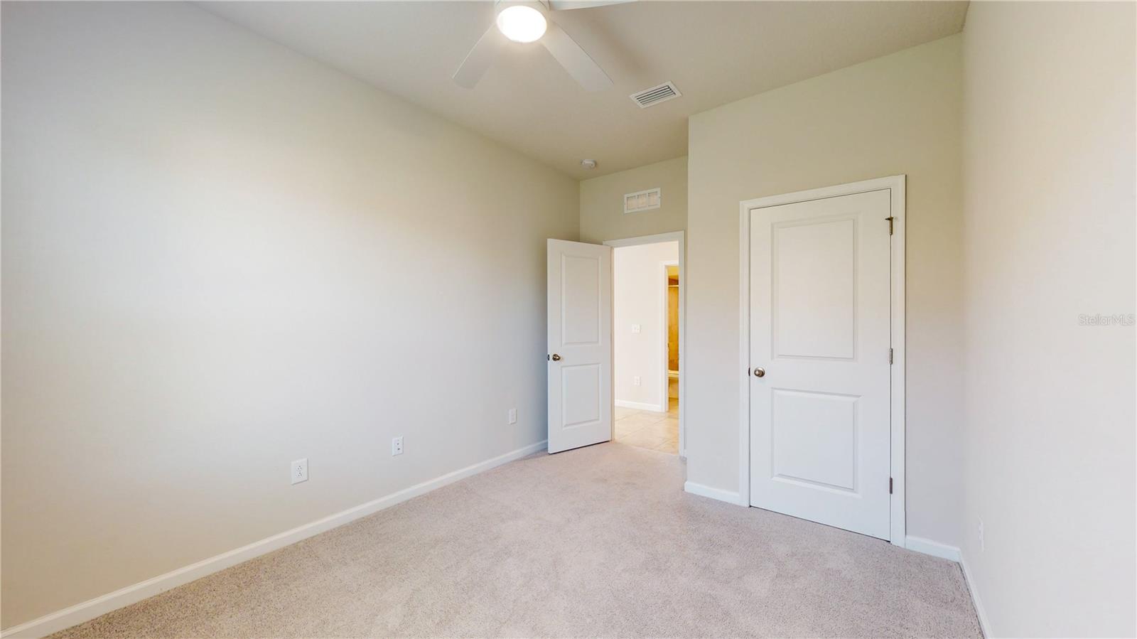 Listing Image #13