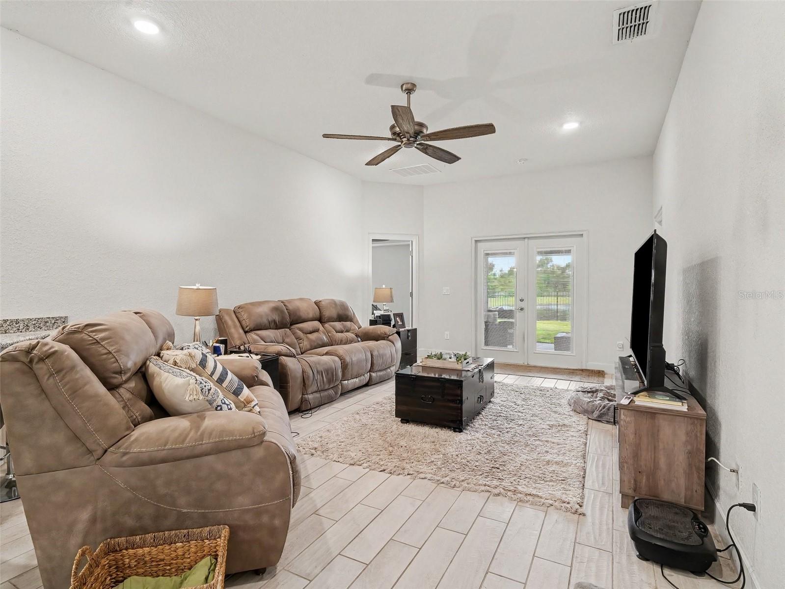 Listing Image #4