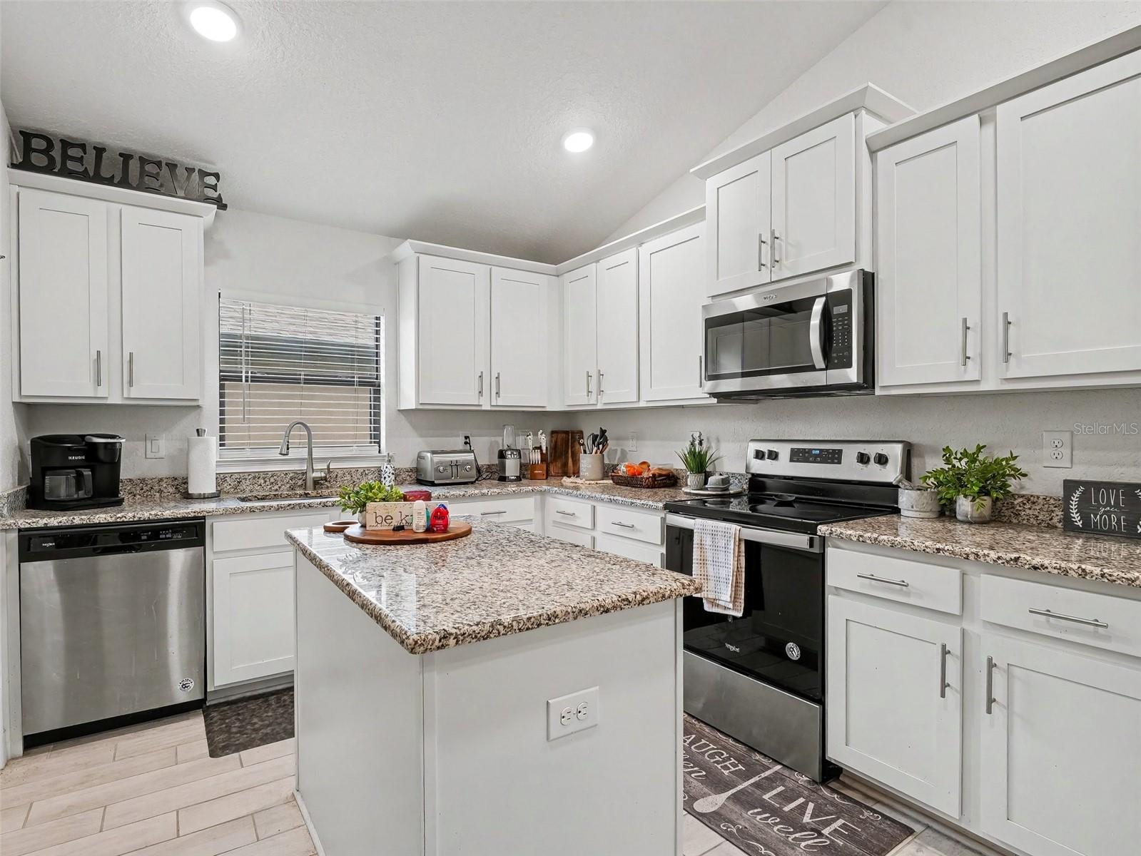 Listing Image #11