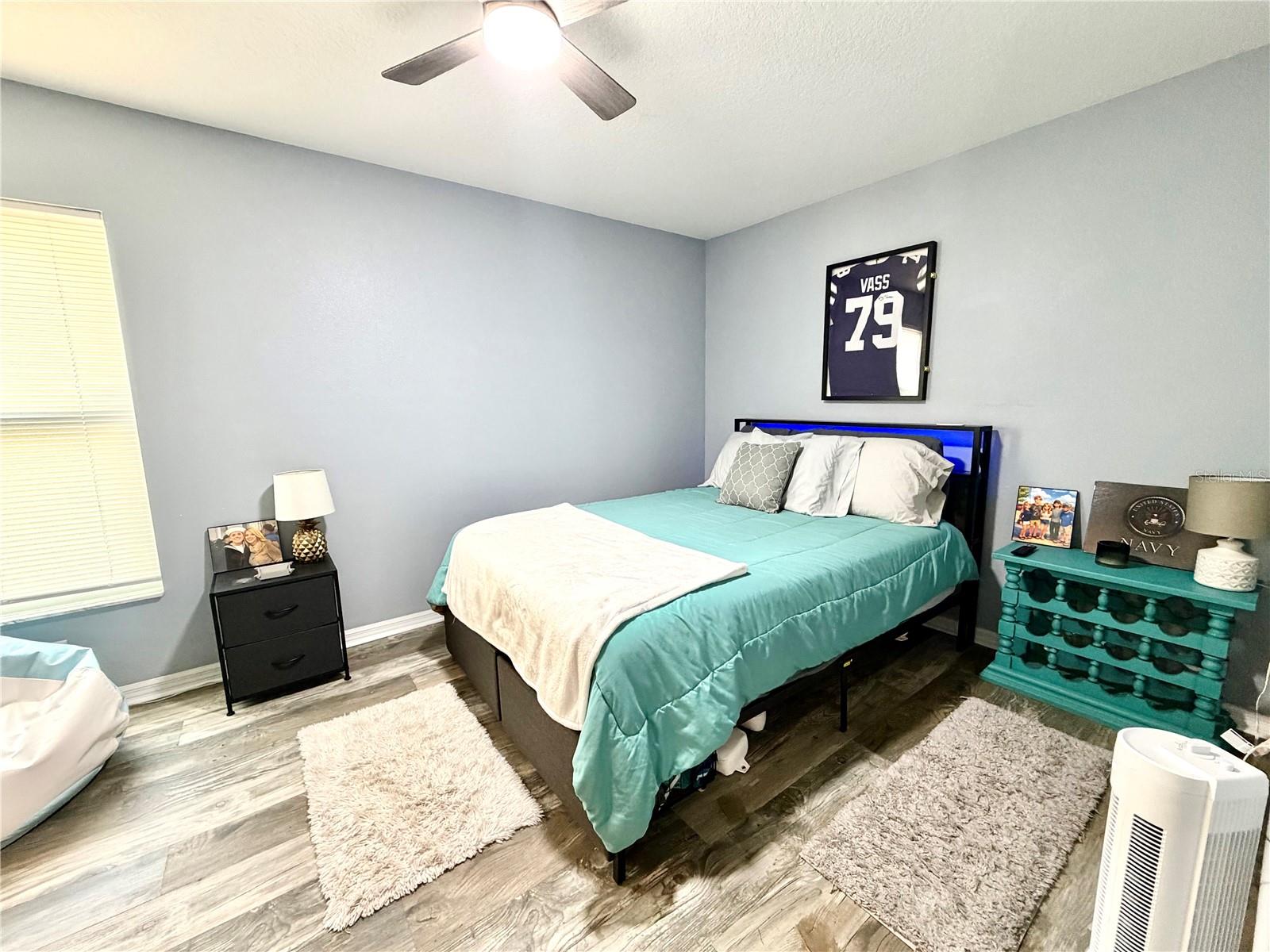 Listing Image #10