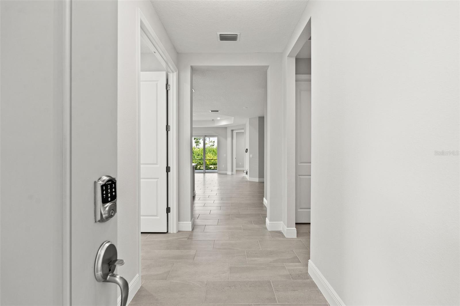Listing Image #11